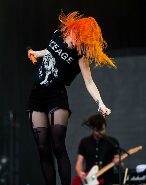 Haley Williams Outfits Paramore, Hayley Williams Outfits Concert, Haley Williams Outfits, Hayley Williams Style, Best Coachella Outfits, Paramore Concert, Paramore Hayley, Concert Look, Haley Williams