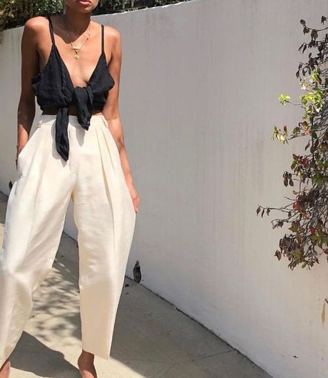 We've Officially Decided you Need These | STYLE REPORT MAGAZINE Fall Outfits 2018, Diy Sy, Stile Boho Chic, Carrot Pants, Look Boho Chic, Cooler Style, Chique Outfits, Style Inspiration Spring, Warm Weather Outfits