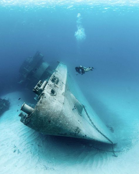 Underwater Shipwreck, Wreck Diving, Underwater Ruins, Ship Wrecks, Diving Scuba, Wallpaper Video, Abandoned Ships, Diving Equipment, Beach Please