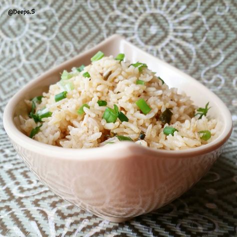 Spring Onion Rice, Onion Rice Recipe, Pulao Rice, Delicious Rice, In A Mood, Weekday Meals, One Of Those Days, Spring Onion, Rice Dishes