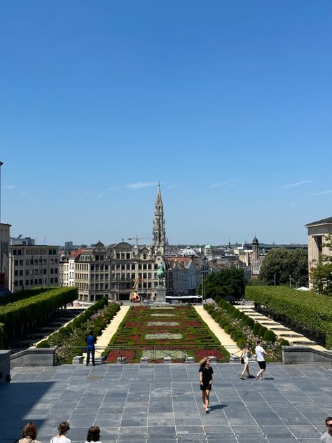 Mont Des Arts Brussels, Brussels Life, Fast Life, Wonderful Places, Brussels, Mood Boards, Belgium, Spinning, Wonder