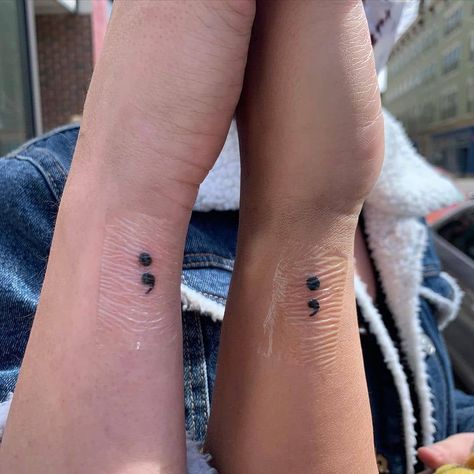 Small Tattoos With Big Meanings, Tattoo Ideas For Best Friends, Watercolor Heart Tattoos, Matching Tattoo Ideas, Small Tattoos Ideas, Ideas For Best Friends, Simple Heart Tattoos, Simple Flower Tattoo, Molecule Tattoo