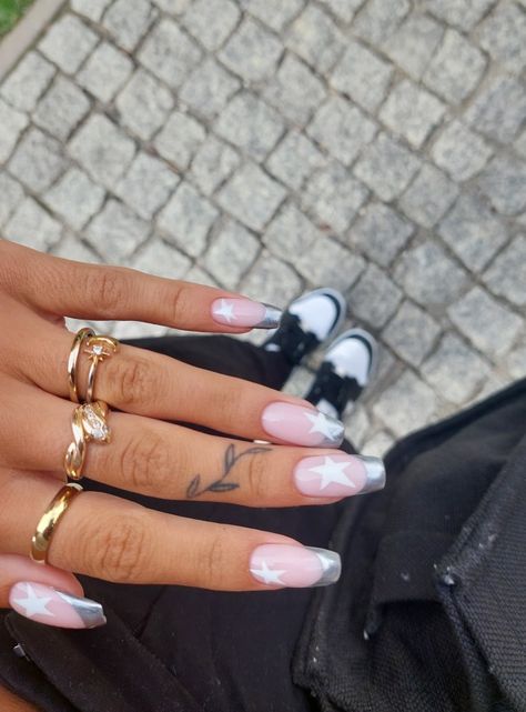 Lana Del Ray Nails Aesthetic, Lana Del Ray Nails, Cute Star Nails, Stargirl Nails, The Weeknd Concert, Weeknd Concert, Concert Nails, Light Feminine, Star Boy