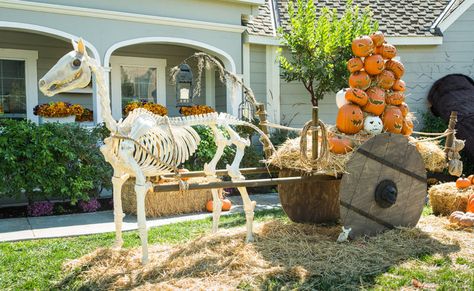 DIY Haunted Horse Cart Diy Cart, Home And Family Crafts, Horse Cart, Halloween Outside, Halloween Graveyard, Family Diy, Festival Diy, Halloween Yard, Hallmark Channel