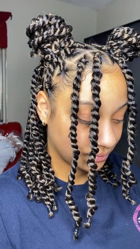 Hair Styles Braiding, Short Passion Twists Braids, Passion Twists Braids Short, Natural Passion Twists, How To Style Short Passion Twist, How To Style Passion Twist Braids, African Braids Hairstyles For Teens, Kinking Braids Hair Styles, Passion Twists Natural Hair