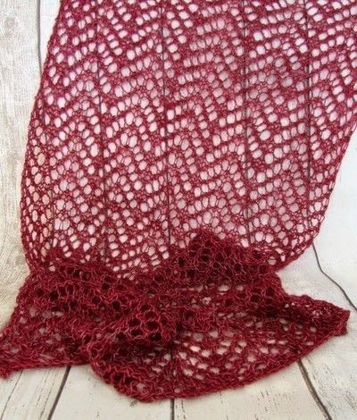 How to make a shawl. Simple Lace Knit Scarf - Step 3 Knit Lace Scarf, Scarf Free Pattern, Lacy Scarf, Lace Knitting Stitches, Knitting Patterns Free Scarf, Spring Knits, Lace Knitting Patterns, Knit Lace, Minecraft Pixel Art