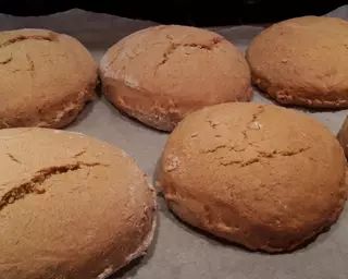 cool. Jamaican Bulla Recipe, Bulla Cake Recipe, Coco Bread Recipe, Jamaican Desserts, Coconut Bread Recipe, Jamaican Dishes, Coconut Bread, Fruitcake Recipes, Baking Business