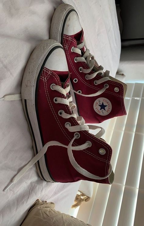 Red Converse Aesthetic, Dark Red Converse, Converse Maroon, Converse Aesthetic, Gymnastics Shoes, Dr Shoes, Red Converse, Outfits With Converse, Shoe Inspo