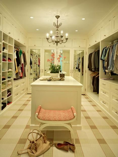 dormitorio diseña con walk in closets y consejos de la organización del armario Diy Kast, Master Closets, A Walk In Closet, Closet Planning, Amazing Closets, Closet Hacks Organizing, Dream Closet Design, Walk In Closet Design, Beautiful Closets