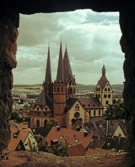 Marienkirche in Gelnhausen, Germany Gelnhausen Germany, German Heritage, Concept Map, Living Abroad, Interesting Buildings, Great Love, Cologne Cathedral, Archaeology, Kansas