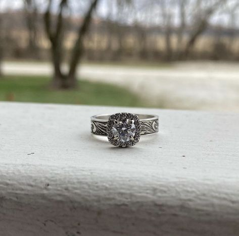 Engagement Rings Western, Western Rings Engagement, Western Wedding Rings Sets, Western Wedding Bands, Western Engagement Rings, Weding Rings, Bnb Ideas, Western Weddings, Western Wedding Rings