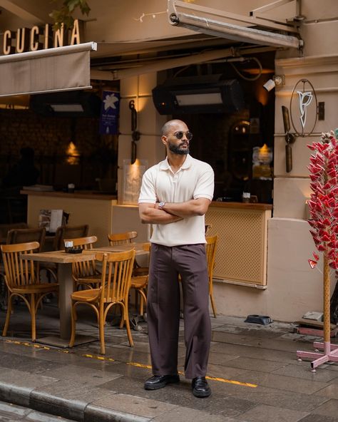 To all Bald men, style is your superpower. Dressing elegantly is more than trends; it’s a statement of self-respect and confidence. I took this shot in the streets of Istanbul to show how the right outfit can elevate your presence. . . . #baldmen #fashioninspo #istanbul #streetstyle Bald men fashion | Elegant dressing for bald men | Bald men style tips | Confidence in fashion | Street style| Stylish bald men | Outfit inspiration for bald men  #baldmen #baldmenstyle #thebaldlifestyle Outfits For Bald Guys, Fashion Bald Men, Bald Male Fashion, Bald Men Street Style, Bald Guy Fashion, Bald Look Men Style, Bald Men Style, City Boy, Bald Men