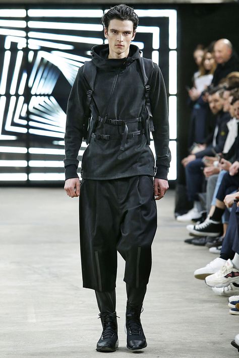 [album] Techwear, Cyberpunk, and Dark Futurism Inspo - Album on Imgur Unisex Style Outfits, Futuristic Outfits, Clothing Fancy, Techwear Cyberpunk, Badass Outfit, Techwear Fashion, Fall Fashion Trends Women, Tech Wear, 2016 Menswear