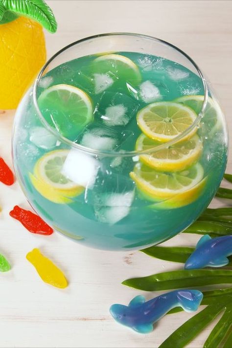 Vodka Mixed Drinks Recipes, Refreshing Rum Cocktails, Vodka Mixed Drinks, Vodka Punch, Best Vodka, Lemonade Slushies, Virgin Drinks, Specialty Drinks, Superbowl Appetizers