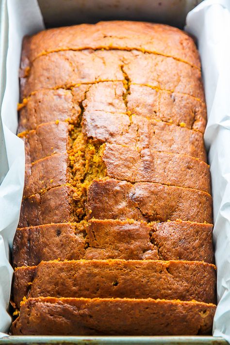 Brown butter and pumpkin make this banana bread irresistible! Homemade Ginger Tea, First Day Of December, Pumpkin Banana Bread, Baker By Nature, Pumpkin Banana, Paris Trip, Browned Butter, Bread Baker, Quick Bread Recipes