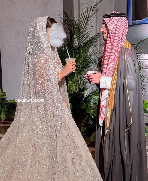 Saudi Wedding Dress, Arab Wedding Dress, Saudi Wedding, Bride Shot, Arabic Wedding Dresses, Pretty Nose, Dream Wedding Reception, Bride Dress Simple, Gold Wedding Dress