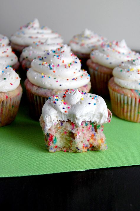 Gluten Free Funfetti Cupcakes | emthebaker.com Homemade Funfetti Cupcakes, Funfetti Cupcakes, Gluten Free Cupcakes, Gluten Free Cake, Gf Desserts, Gluten Free Sweets, Gluten Free Treats, Desserts Recipes, Gluten Free Cakes