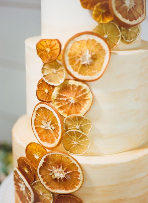 Boho Citrus Wedding, Wedding Cake Citrus, Citrus Wedding Cake, Citrus Themed Bridal Shower Ideas, Citrus Baby Shower Theme, Citrus Wedding Theme, Ravello Wedding, Citrus Cake, Citrus Baby