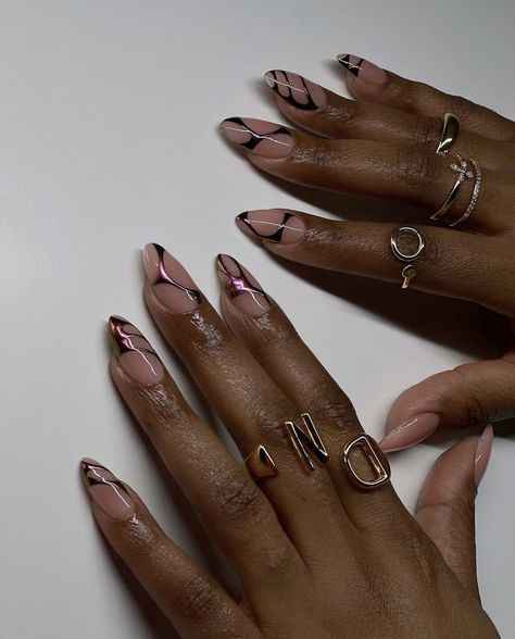 Graduation nails, chrome nails Classy Metallic Nails, Chrome Nails Line Designs, Silver Chrome Tips Nails, Chrome Wave Nails, November Nails Chrome, Gold Chrome Nails Designs Almond, Chrome Line Nail Art, Chrome Pattern Nails, Full Chrome Nails