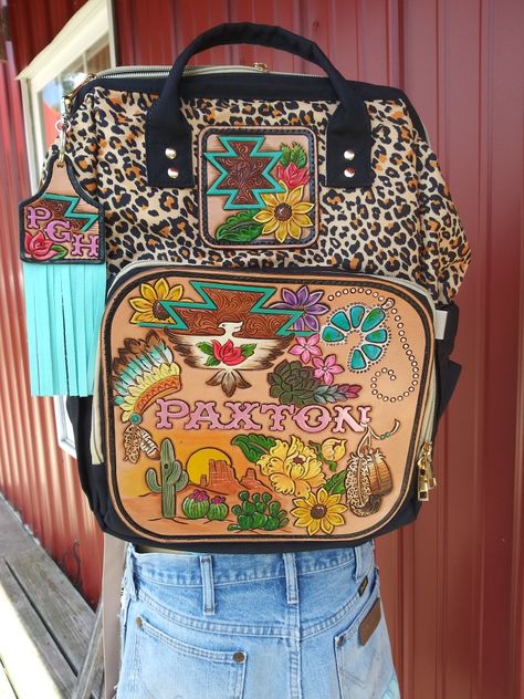 Tooled Backpack, Tool Backpack, Western Purses, Leather Ideas, Painting Leather, Leather Projects, Leather Work, Tooled Leather, Cowgirl Style