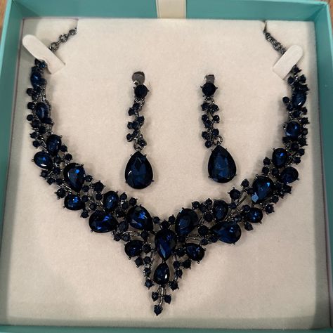 Beautiful Matching Necklace And Earring Set Never Worn Navy Blue Jewelry, Diy Jewelry Set, Clear Jewelry, Rhinestone Statement Necklace, Sparkle Wedding, Necklace Sets, Earrings And Necklace, Jewelry Card, Necklace And Earring Set