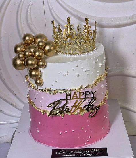 Womens Cakes Birthday, Hot Pink Birthday Cake, Birthday Cake Ideas For Women, 40th Birthday Cake For Women, Wedding Decorations Diy Centerpiece, Cake Designs For Girl, Purple Cakes Birthday, Decorate A Cake, 20 Birthday