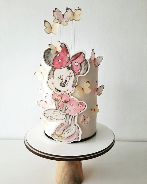 Hand painted Minnie with wafer paper butterflies Pastel Minnie Mouse Party, Pastel Minnie Mouse, Mickey Birthday Cakes, Mickey Mouse Bday, Car Cake Toppers, Minnie Mouse Birthday Party Decorations, Bolo Mickey, Disneyland Birthday, Minnie Mouse Images