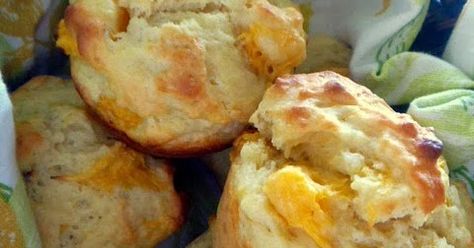 Peaches And Cream Muffins, Muffin Monday, Fatty Foods, Granola Breakfast, Harvest Recipes, Peaches And Cream, Fruity Desserts, What's For Breakfast, Sweet Breads