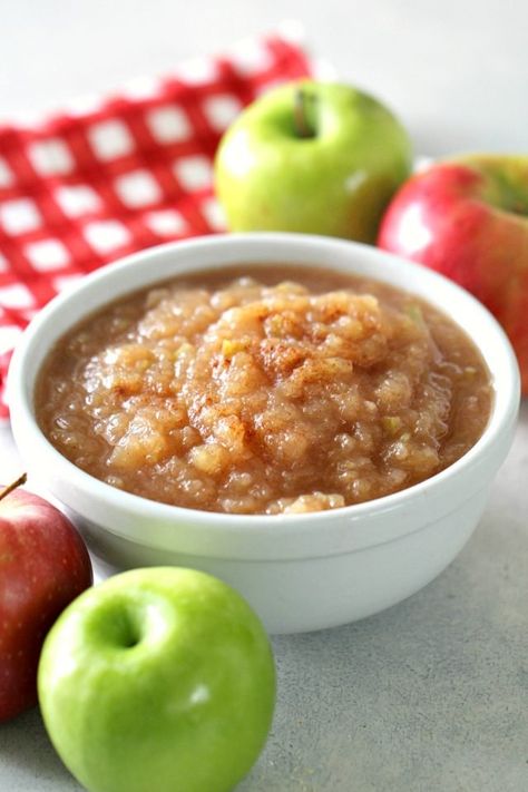 Instant Pot Easy Cinnamon Applesauce Recipe | Six Sisters' Stuff Slow Cooker Applesauce, Crockpot Applesauce, Applesauce Recipe, Apple Sauce Recipes, Homemade Applesauce, Easy Cinnamon, Instapot Recipes, Toast Recipes, Pressure Cooker Recipes