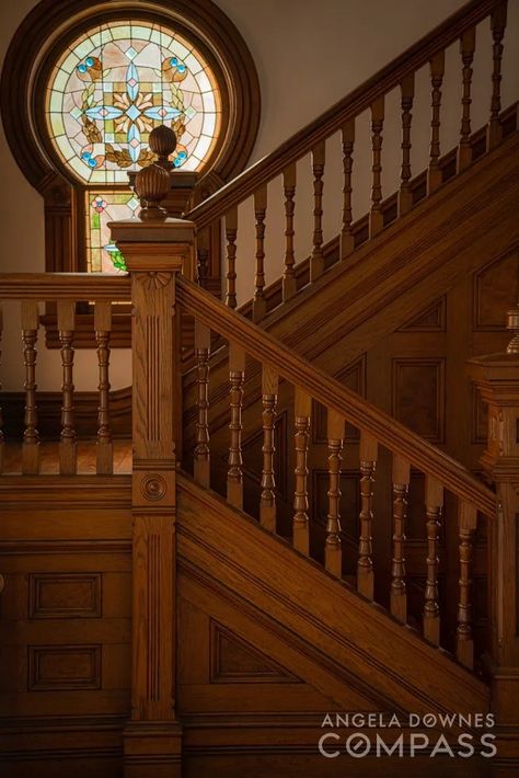 Victorian Banister, Victorian Stairs, Victorian Staircase, Victorian House Interiors, Vintage Homes, Victorian Home Interior, Hitching Post, Antique House, Stair Case