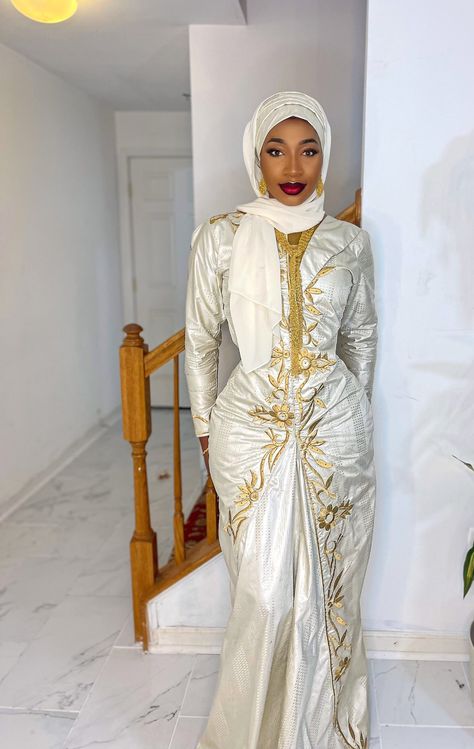 White Gezner Bazin Styles For Women Senegal 2021, Senegalese Wedding Dresses African Style, Senegalese Boubou Dresses, Arewa Ankara Gown Styles, Eid Outfits African, Senegalese Clothing, Senegal Fashion, Curvy Casual Outfits, African Party Dresses