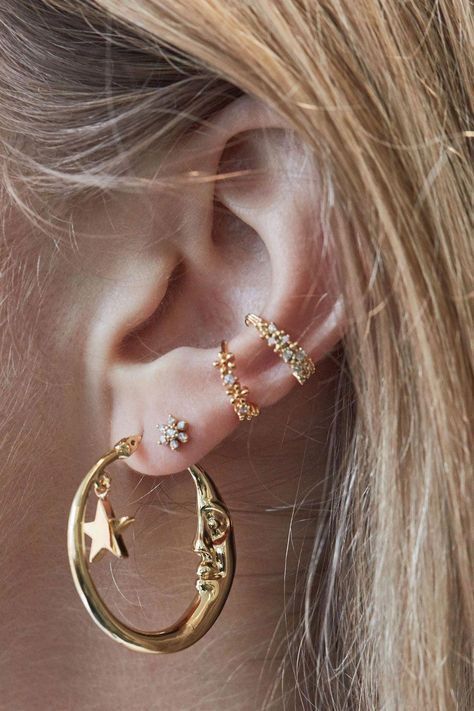 Dope Jewelry, Jewelry Inspo, Dream Jewelry, Gold Hoops, Pretty Jewellery, Ear Jewelry, Diamond Earrings Studs, Piercing Jewelry, Cute Jewelry