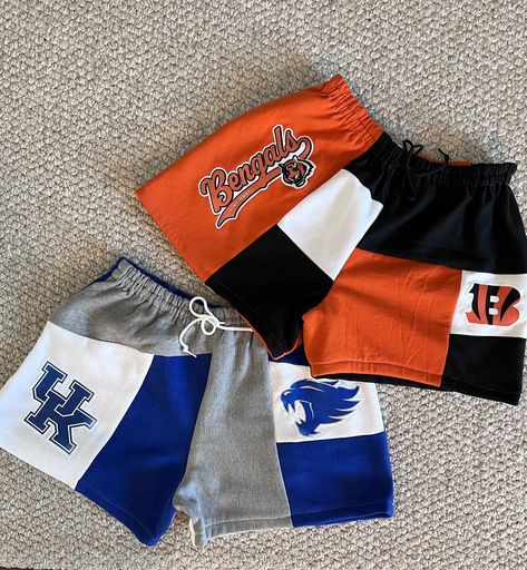 Shorts for College Student Gift for College Custom College - Etsy Custom College Apparel, Diy College Shirts, Sports Game Outfits For Women, Diy College Apparel, Cute Gameday Outfits, Football Outfits For Women, Game Day Fits, Back To School Outfits For Kids, College Football Outfits