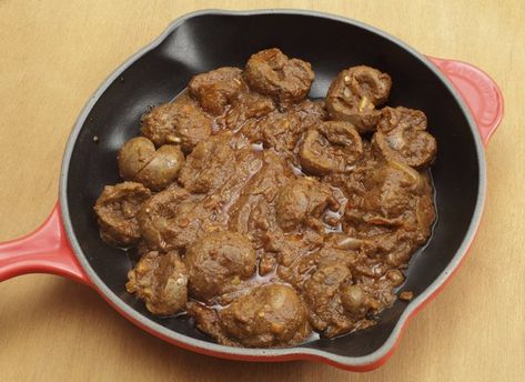 How to Prepare Beef Kidney Offal Recipes, Beef Kidney, Kidney Recipes, Healthy Food Menu, How To Cook Beef, Seasonal Food, Cook At Home, Healthy Nutrition, Diet And Nutrition