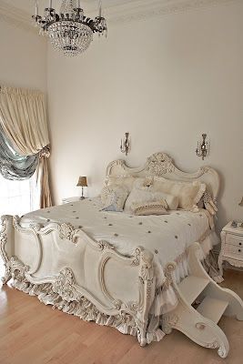 The Adventures of Elizabeth: Wedding Dress Bedding Bed Frame Decor, French Style Bedroom, Shabby Chic Bedroom, Shabby Chic Bedrooms, Traditional Bedroom, Dreamy Bedrooms, Chic Interior, Chic Bedroom, Shabby Chic Homes