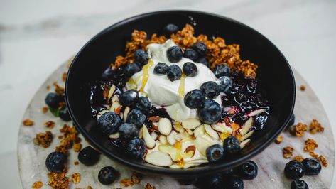 Blueberry Cobbler Sludge Bowl – Bare Performance Nutrition Protein Sludge, Bare Performance, Cold Cereal, Blueberry Sauce, Blueberry Cobbler, Honey Recipes, Cereal Recipes, Sliced Almonds, Cottage Cheese