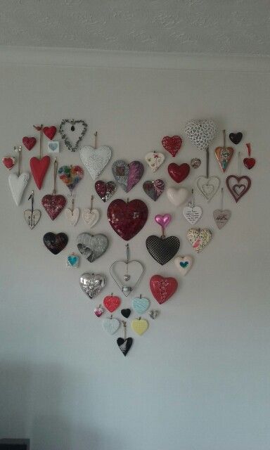 Wall Of Hearts Decorating Ideas, Wall Of Hearts, Hanging Hearts Decoration Diy Crafts, Decorative Hearts, Free Spirit Art, Heart Art Projects, Heart Home Decor, Heart Projects, Diy Valentines Decorations