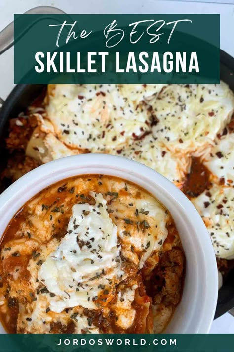 This delicious skillet lasagna will be the easiest lasagna you ever make. All the great taste of a classic lasagna with none of the intimidation! Low Carb Skillet, Skillet Lasagna Recipe, Maria Emmerich, Skillet Lasagna, Lasagna Ingredients, Keto Lasagna, Keto Paleo, Keto Diet Menu, Frugal Meals