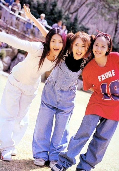 90s Korea, Eugene Ses, Eugene Kim, 90s Inspired Outfits, 90s Inspired, 2000s Fashion, Lookbook Outfits, 90s Fashion, Girl Group