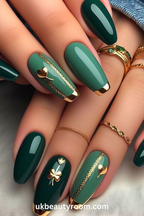 Saint Patrick Nail, Color Block Nails, St Patricks Day Nails, Green Nail Designs, Stylish Nails Designs, Irish Culture, Green Nail, Geometric Nail, Glamorous Nails