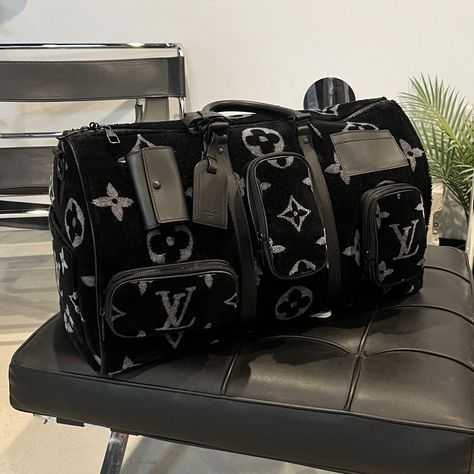 Louis Vuitton Multi Pocket 50 Monogram Black Duffle Bag Louis Vuitton Duffle, Louis Vuitton Duffle Bag, Black Duffle Bag, Youtube Logo, Streetwear Mens, Louis Vuitton Accessories, Clothing Men, Money And Happiness, Louis Vuitton Men