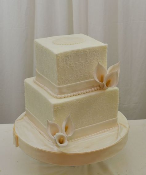 Simple Square White Wedding Cake - CakesDecor Square Wedding Cakes Simple, Cake Decorating Patterns, Wedding Cakes Simple, Cakes Simple, Apple Bread Recipe, 8 Inch Cake, Square Wedding Cakes, Apple Bread, Simple Wedding Cake