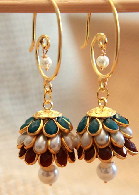 jhumkas Dangler Earrings, Ruby Emerald, India Jewelry, Hoops Earrings, Gold Earrings Designs, Jewelry Design Necklace, Classic Jewelry, Traditional Jewelry, The Loop