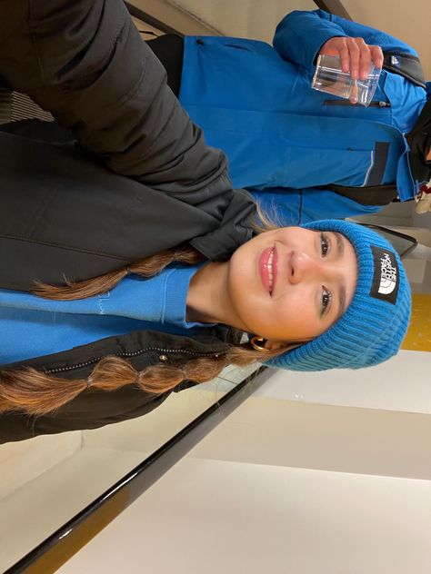 cool blue eyeliner and blue northface beanie and braids style for skiing or snowboarding Ski Fit, North Face Beanie, Beanie Fashion, Ski Pictures, Ski Outfit, Ski Season, Ski Trip, Love Your Life, Live Laugh Love