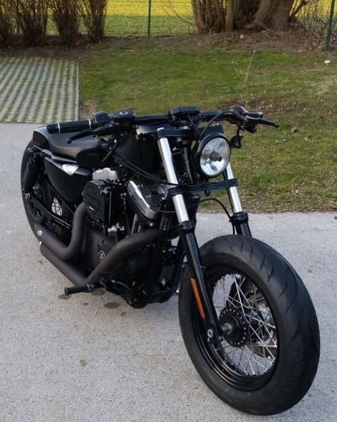 Nightster 1200, Harley Davidson Kunst, Harley Davidson Bobber, Harley-davidson Sportster, Dyna Super Glide Sport, Harley Davidson Crafts, Harley Davidson Dyna Super Glide, Harley Davidson Merchandise, Harley Davidson Fat Bob