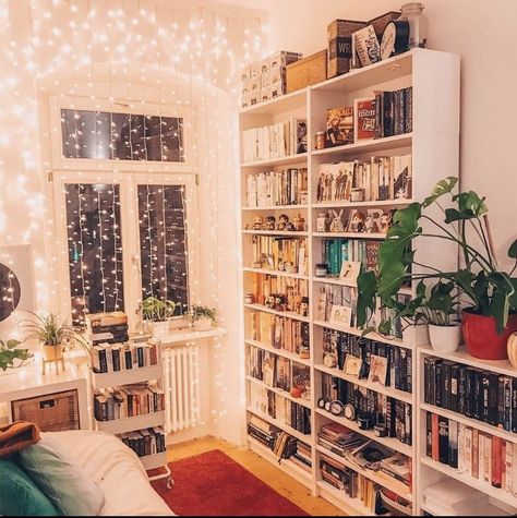 Libraries that really captivate you and leave you speechless! Home Library Aesthetic, 16 Aesthetic, Bookshelves In Bedroom, Library Aesthetic, Desain Lanskap, Home Library Design, Study Room Decor, Room Deco, Cozy Room Decor