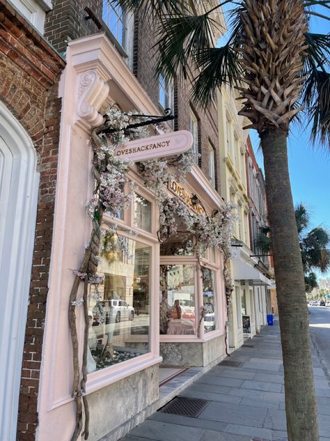 love shack fancy, girly, pink, palm tree, chs, sc, Charleston Love Shack Fancy Charleston, Kami Aesthetic, Love Shack Fancy Aesthetic, Charleston Aesthetic, Coquette Lifestyle, Coffee Gallery, Fancy Store, Pink Palm Tree, Cherry Blossom Nails