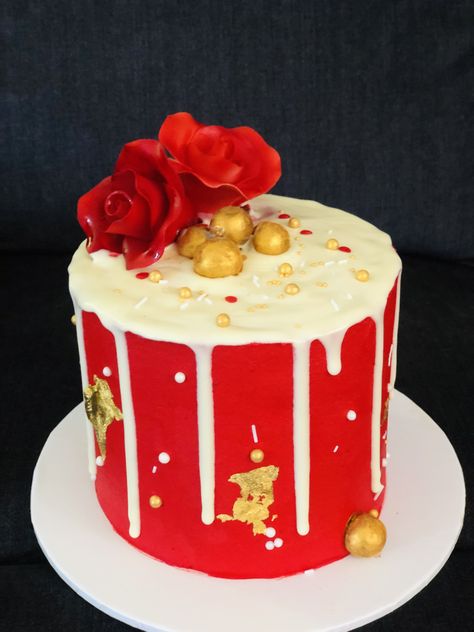 Rhonda’s Page’s birthday cake - December 2019 December Birthday Cake, Red Birthday Cake, Gold Drip Cake, 76th Birthday, Gold Birthday Cake, White Cake Recipe, Gold Drip, Red Cake, Birthday Cakes For Women