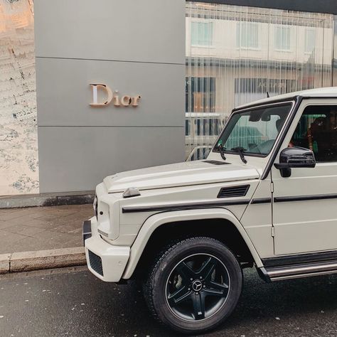 #gwagon #dior #mercedes #luxury #aesthetic #luxurylifestyle #luxurycars White G Wagon, Mercedes G Wagon, Street Style Fall Outfits, Car Goals, Kid Friendly Travel Destinations, G Class, G Wagon, Beige Aesthetic, Future Car