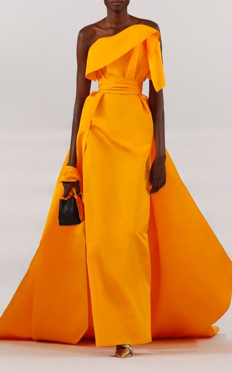 Vestidos Carolina Herrera, Carolina Herrera Gown, Carolina Herrera Dresses, Designer Runway, Guest Attire, Column Gown, Jazz Dance, Runway Collection, African Attire